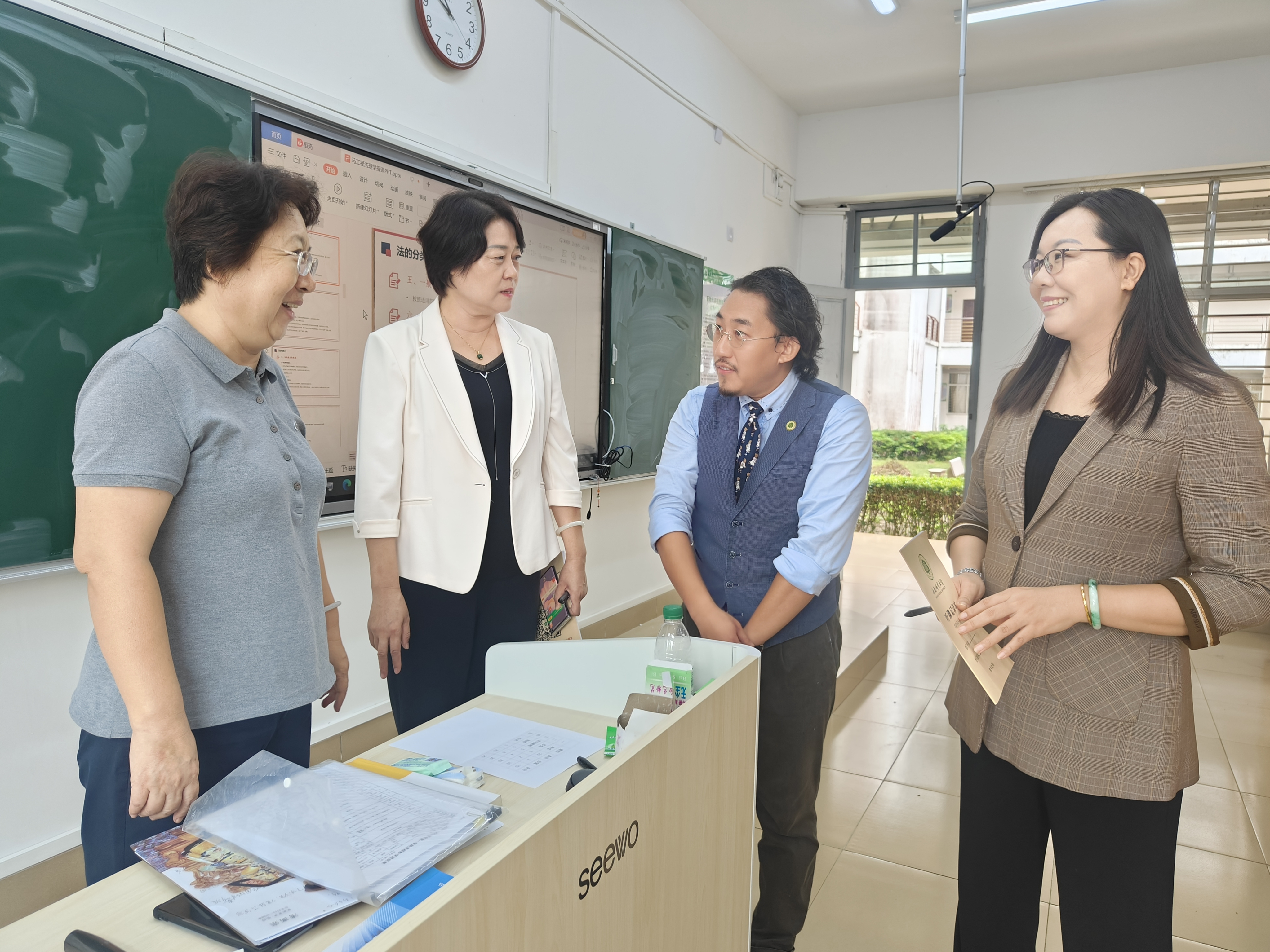 法学院期中教学促进：走进返聘教师课堂，传帮带•促成长