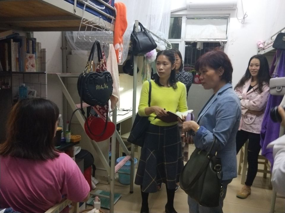 暖心走寝，把爱相送